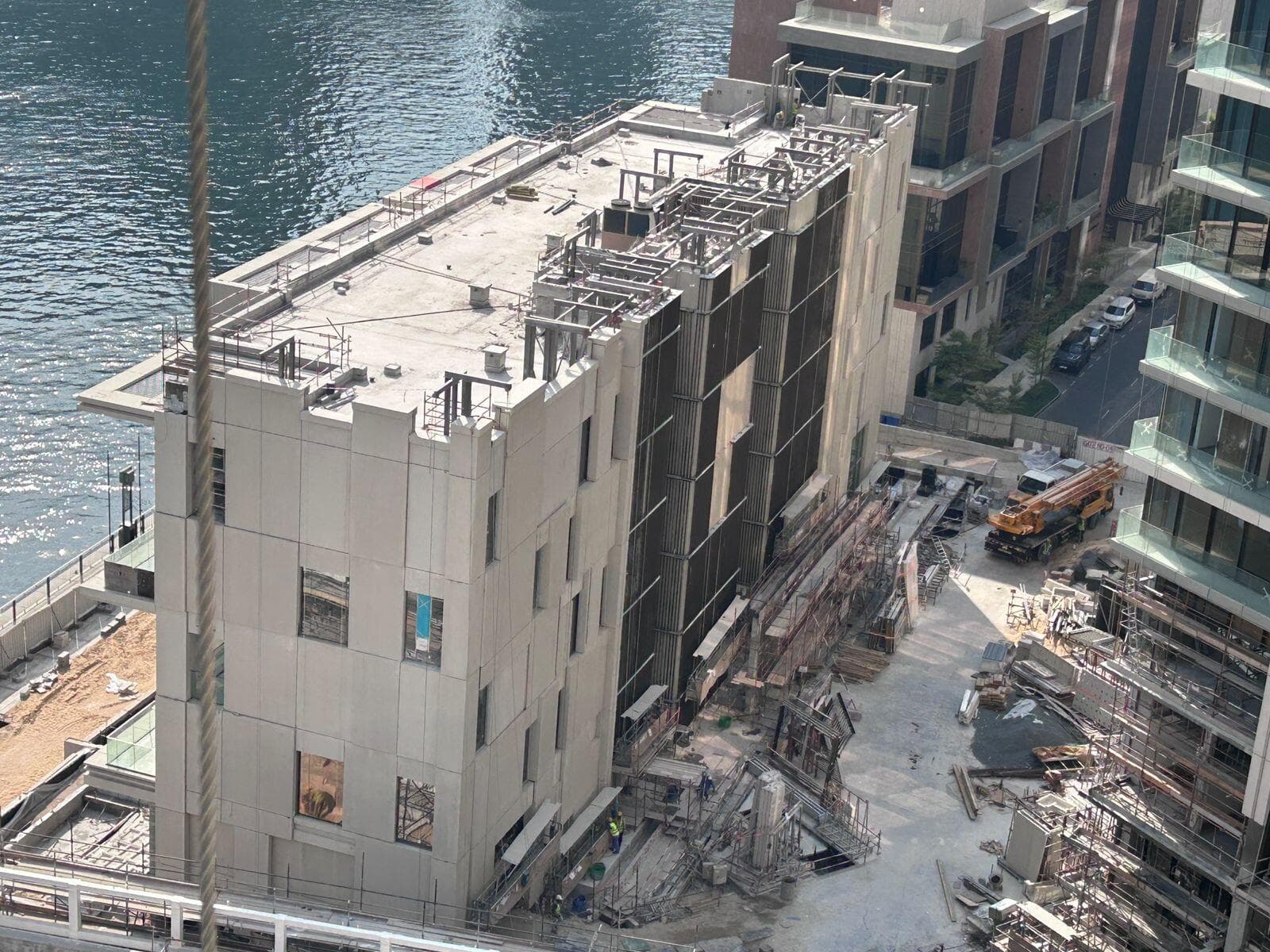 Peninsula Four - Construction