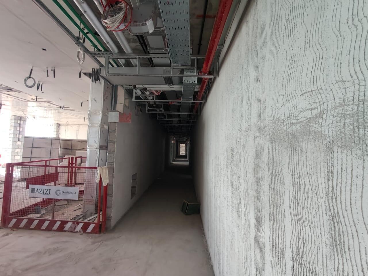 Azizi Venice 13 - Construction