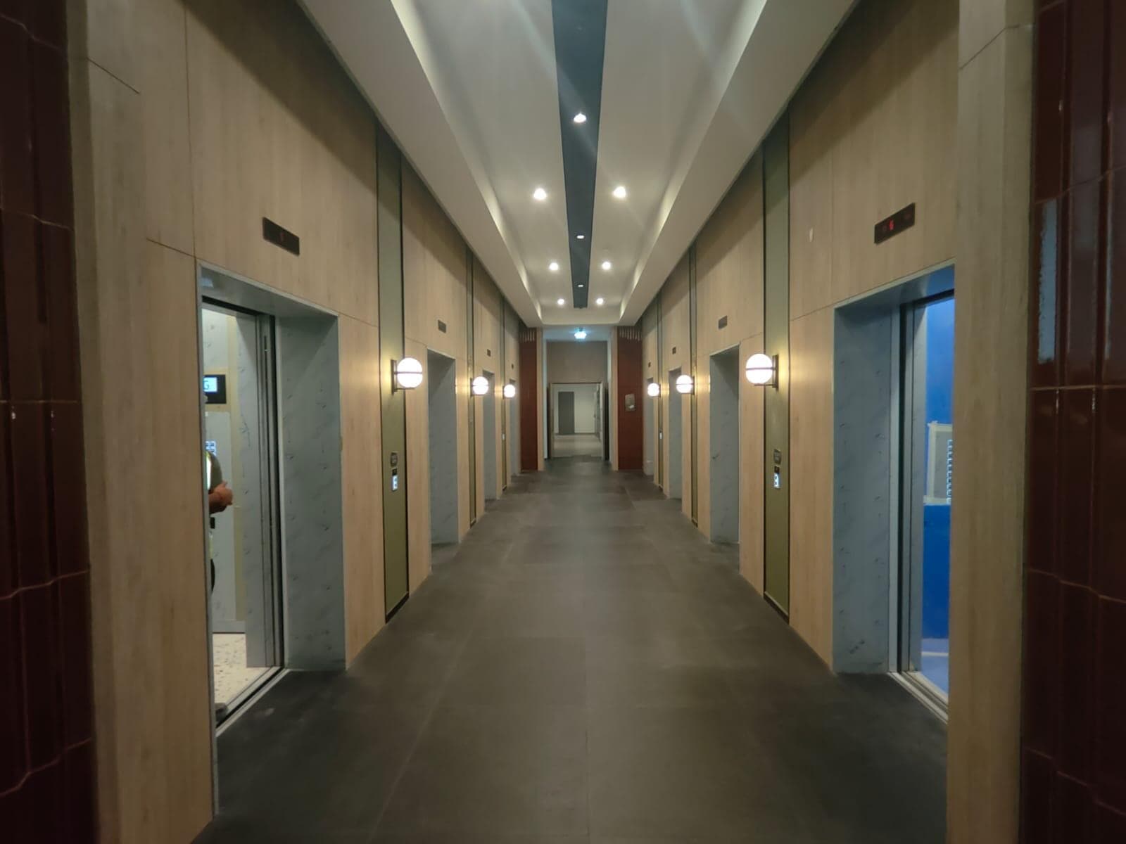 Peninsula Three - Construction