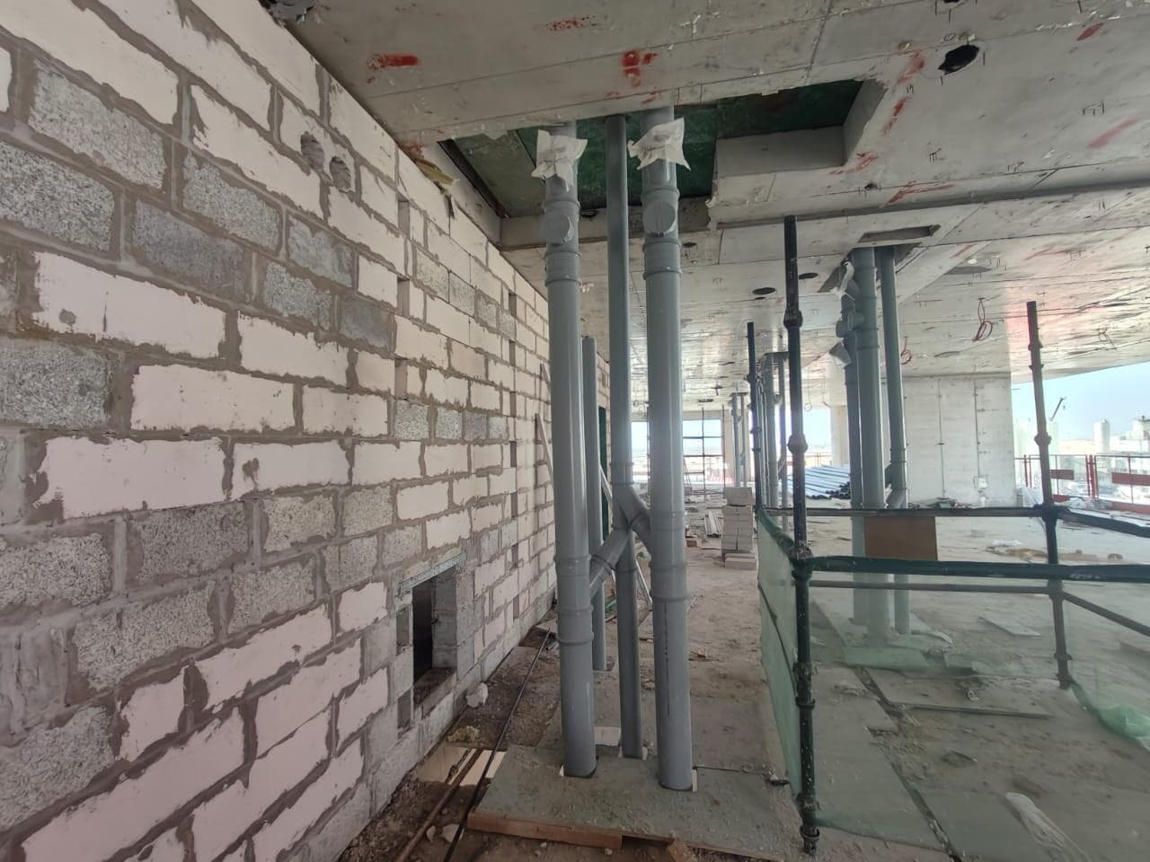 Azizi Venice 13 - Construction