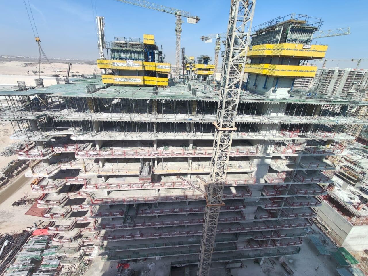 Azizi Venice 13 - Construction