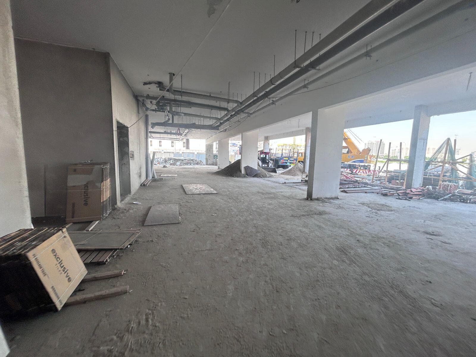 Lateral One - Construction