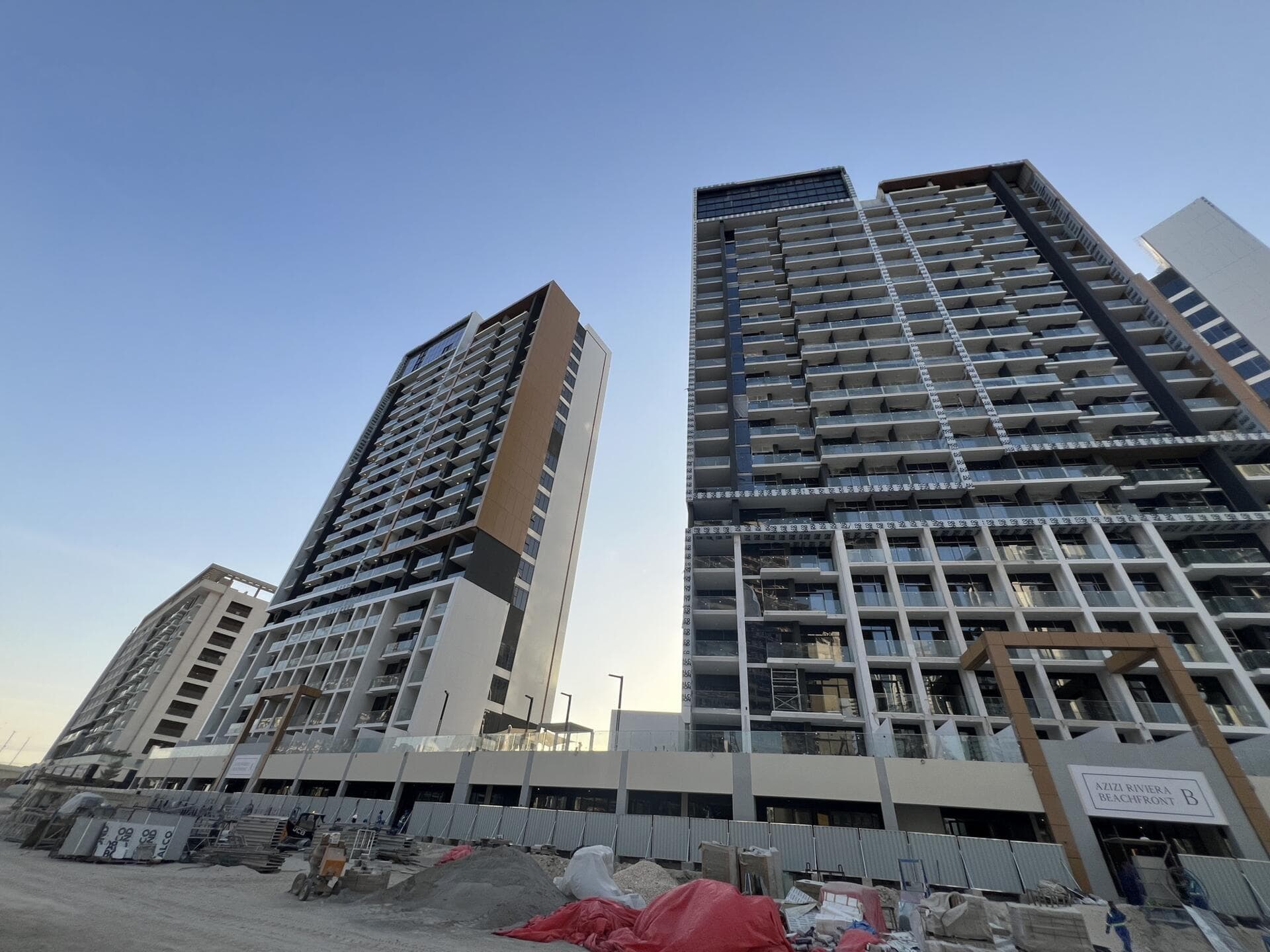 Riviera Beachfront - Construction