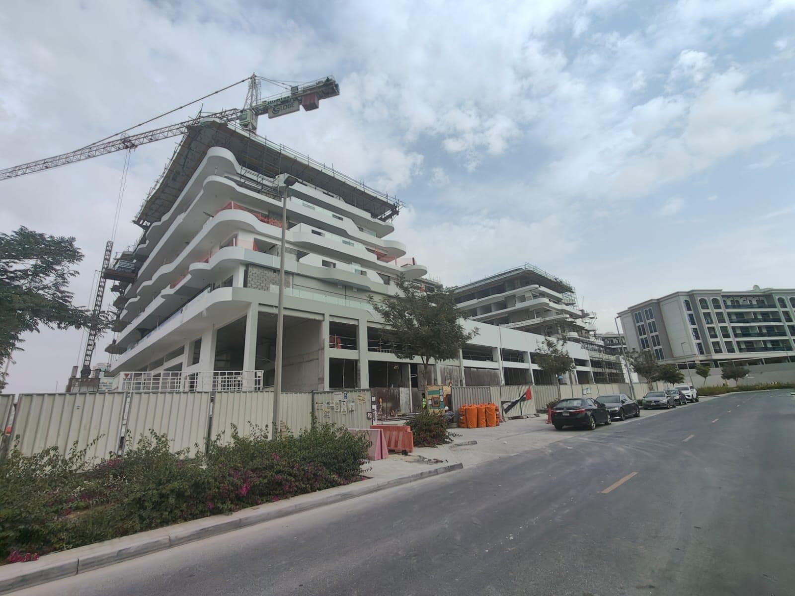 Gardens 2 - Construction