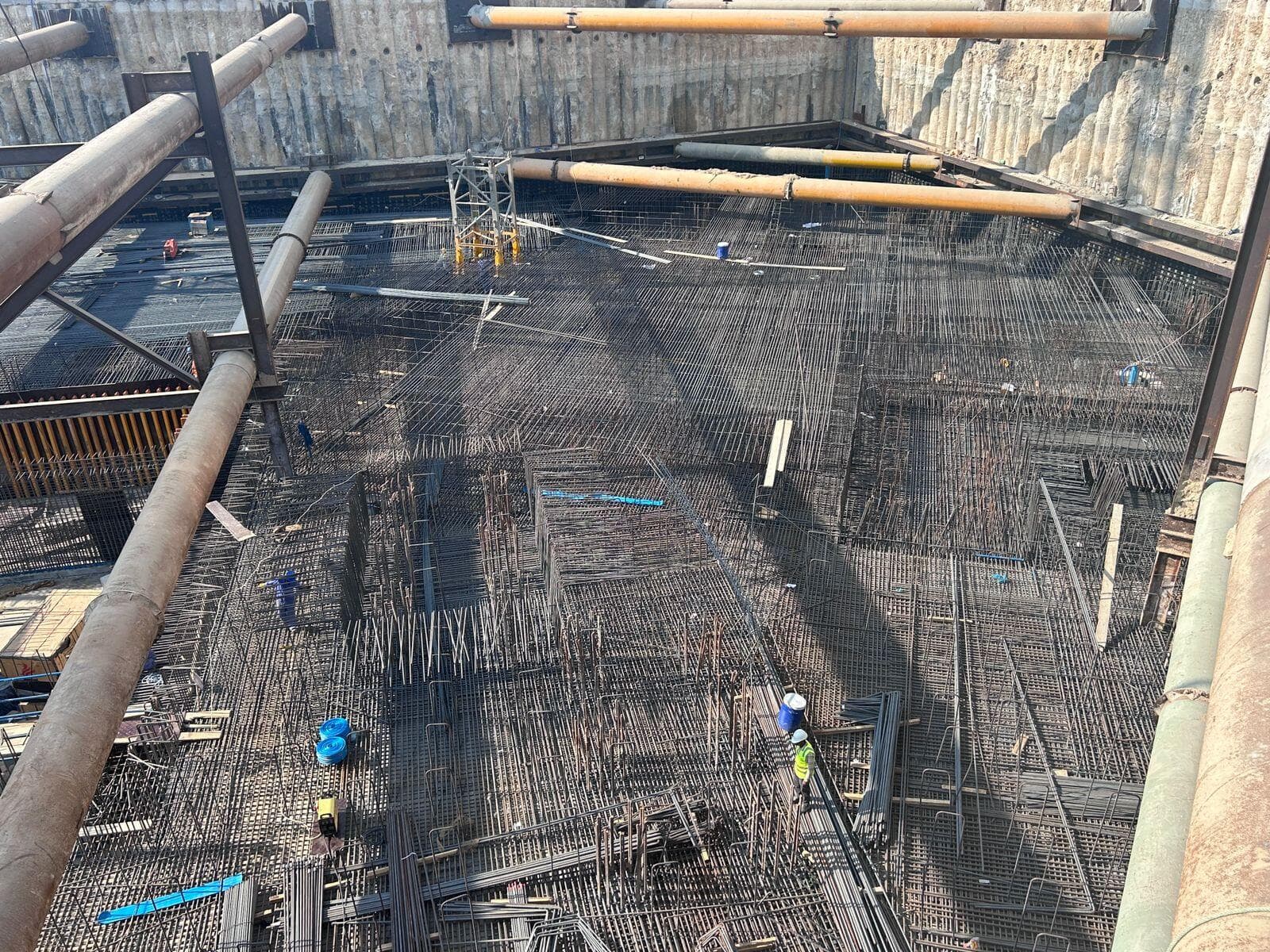 Eleve - Construction