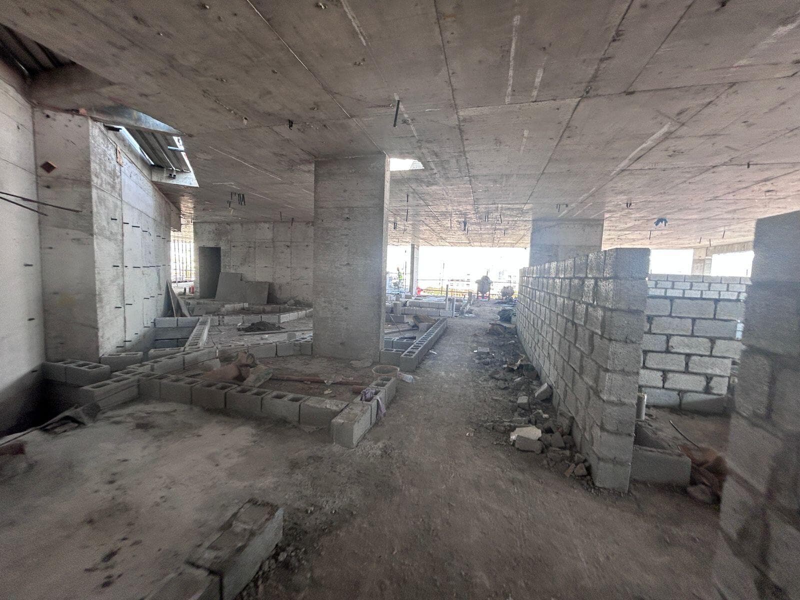 Lateral One - Construction