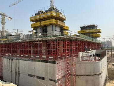 Azizi Venice 13 - Construction