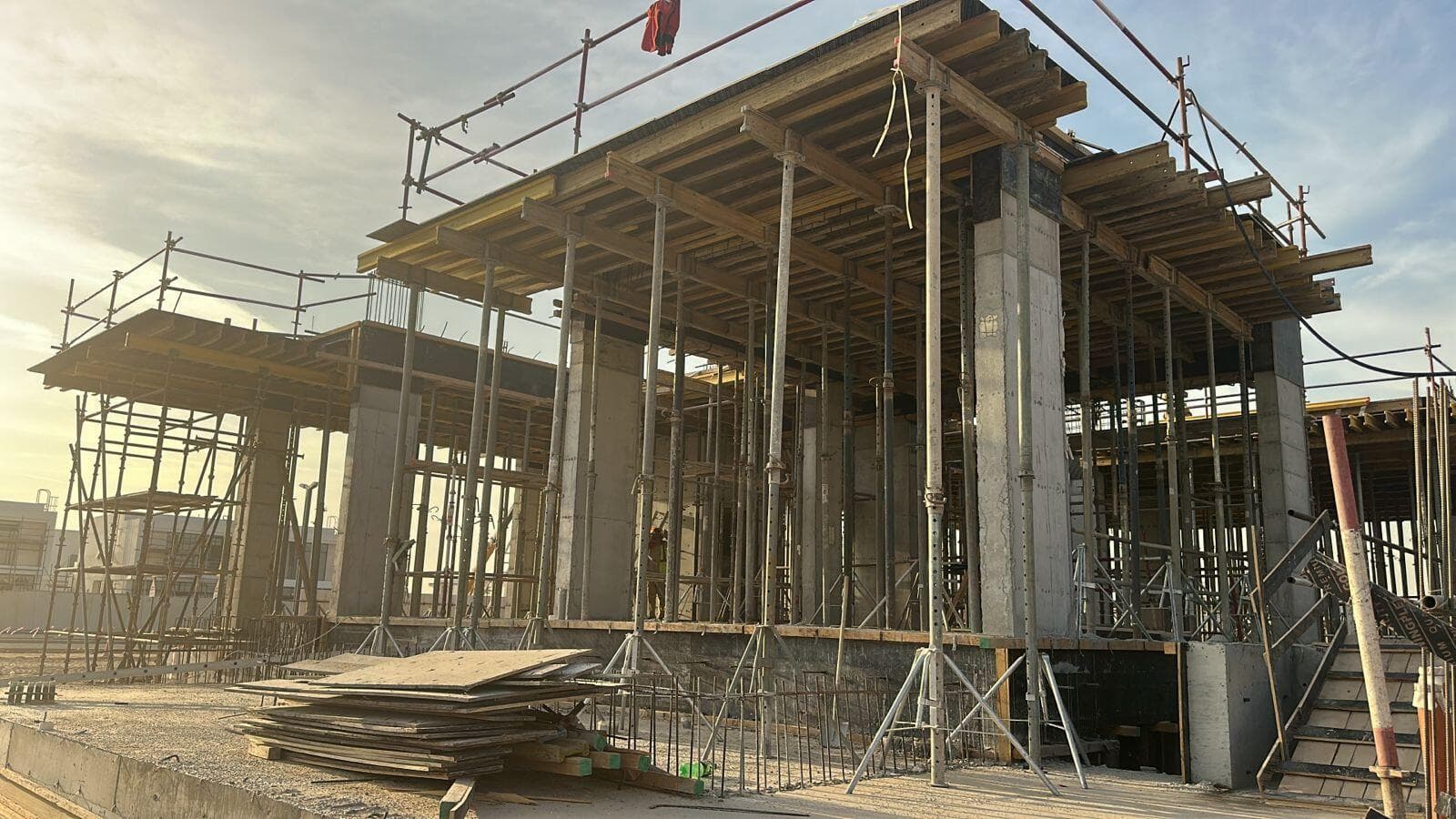 Nineteen Riviera Lagoon - Construction