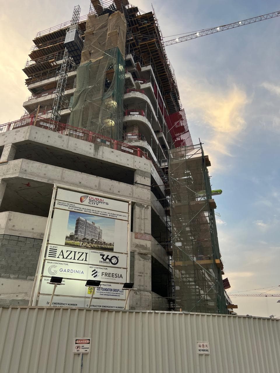 Azizi Grand - Construction