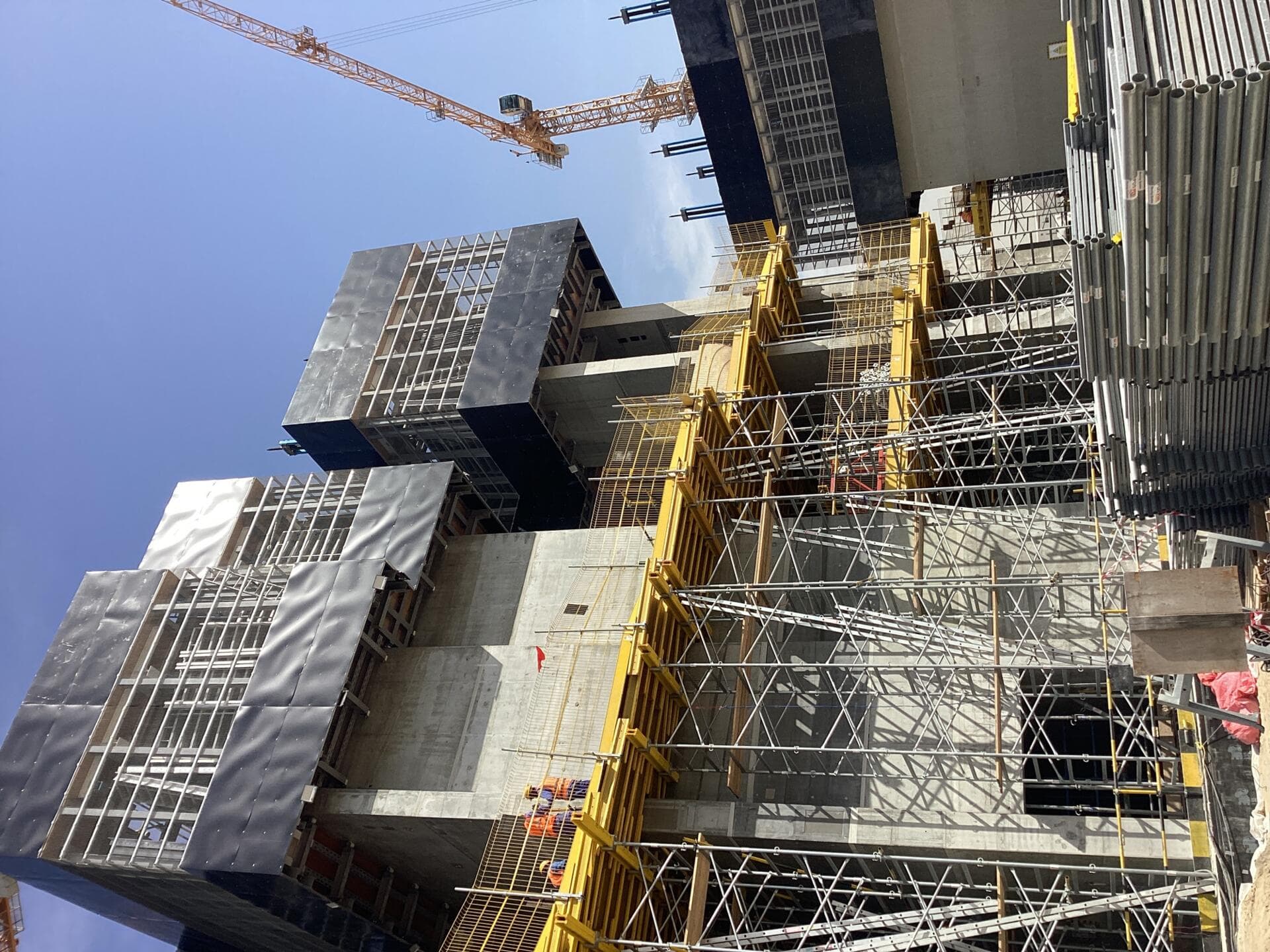 320 Riverside Crescent - Construction