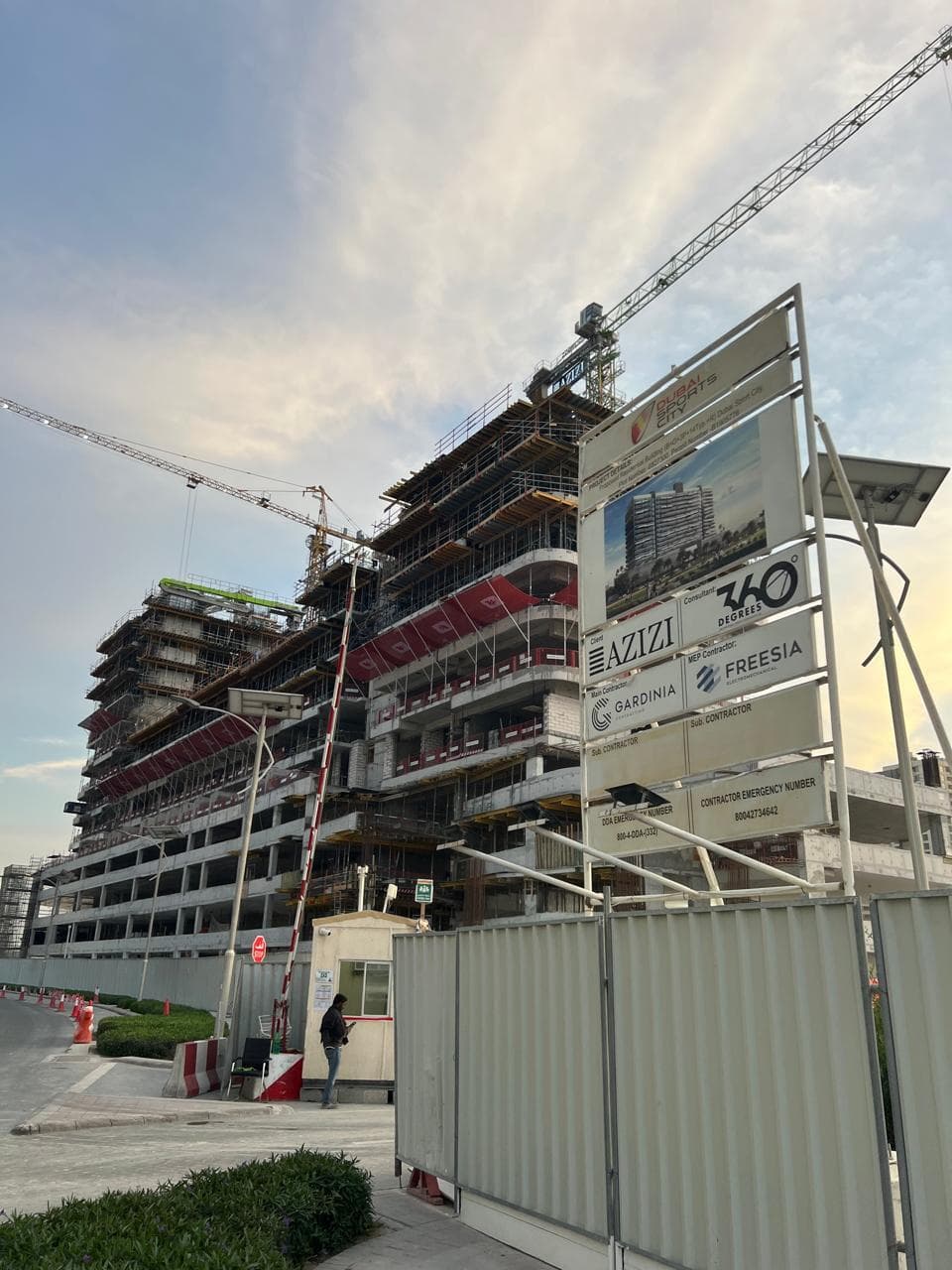 Azizi Grand - Construction