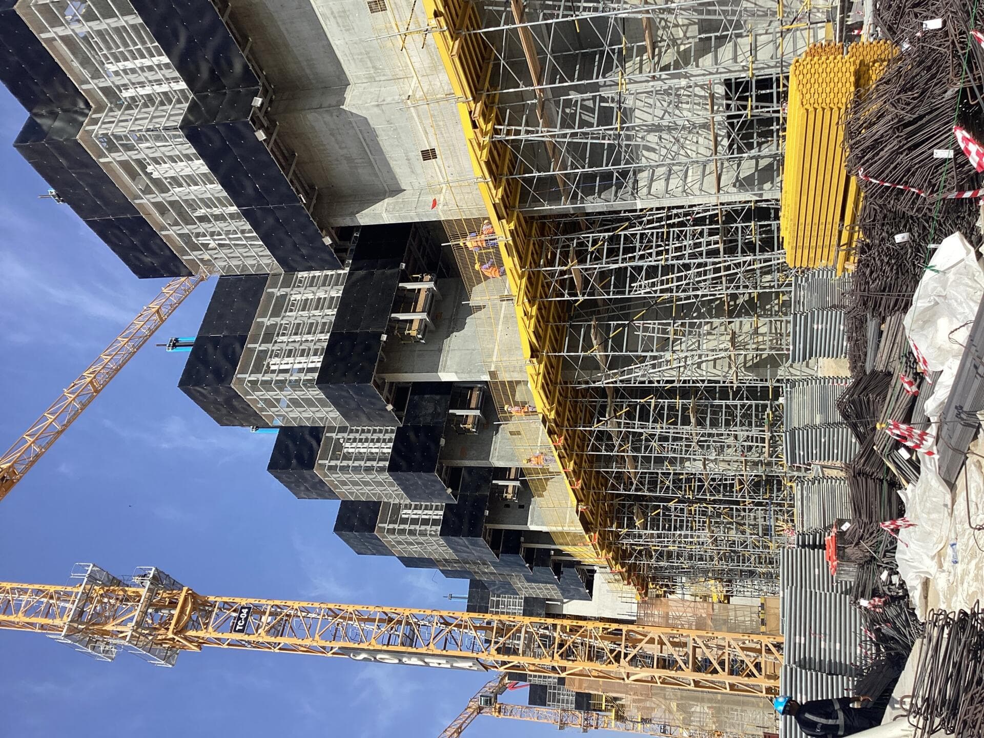 320 Riverside Crescent - Construction