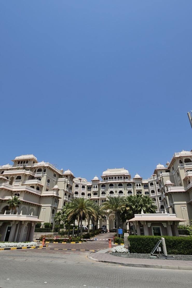 Grandeur Residences - Photos