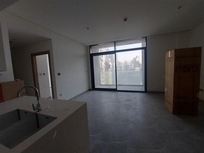 Peninsula One - Construction