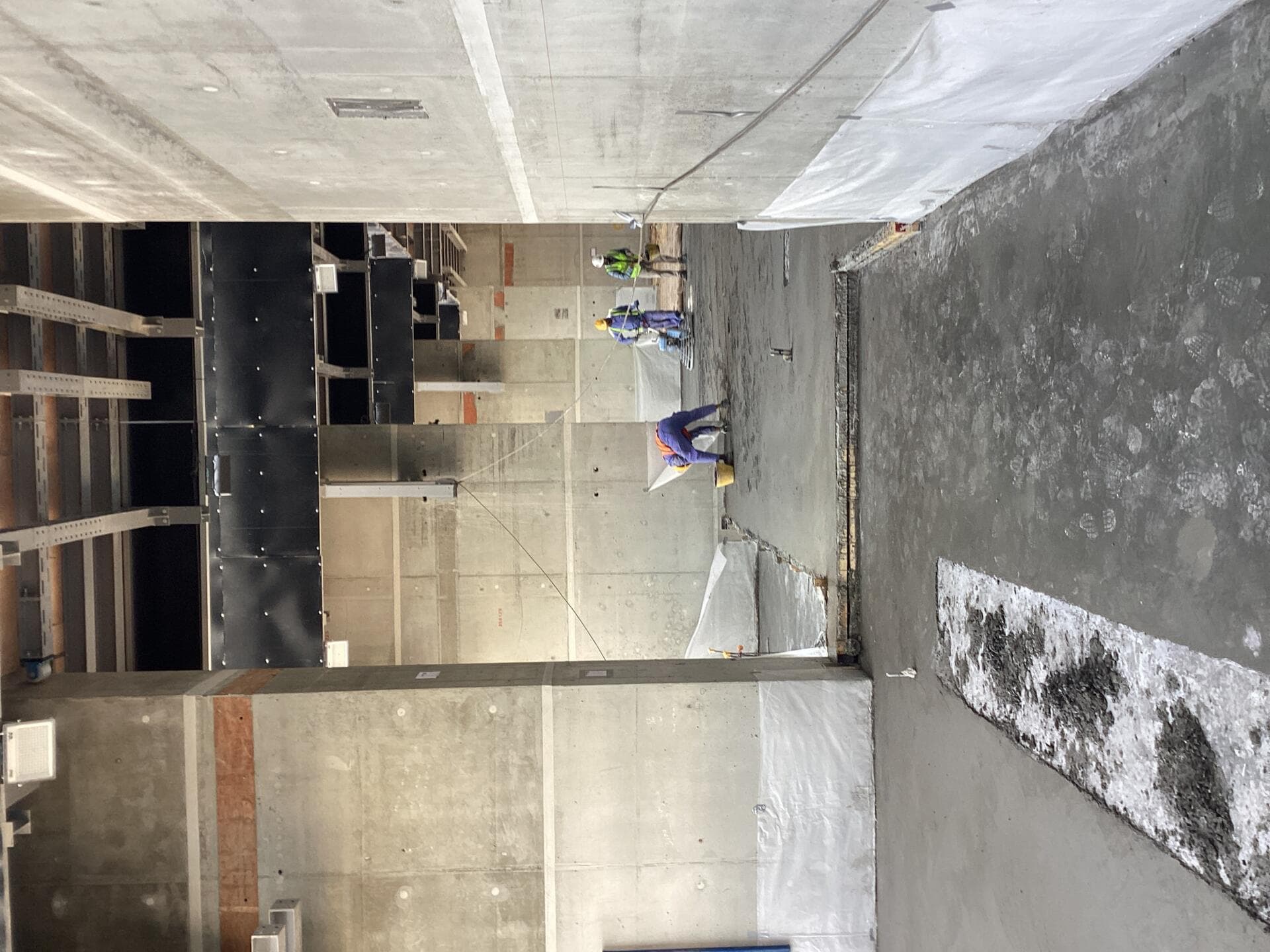 350 Riverside Crescent - Construction