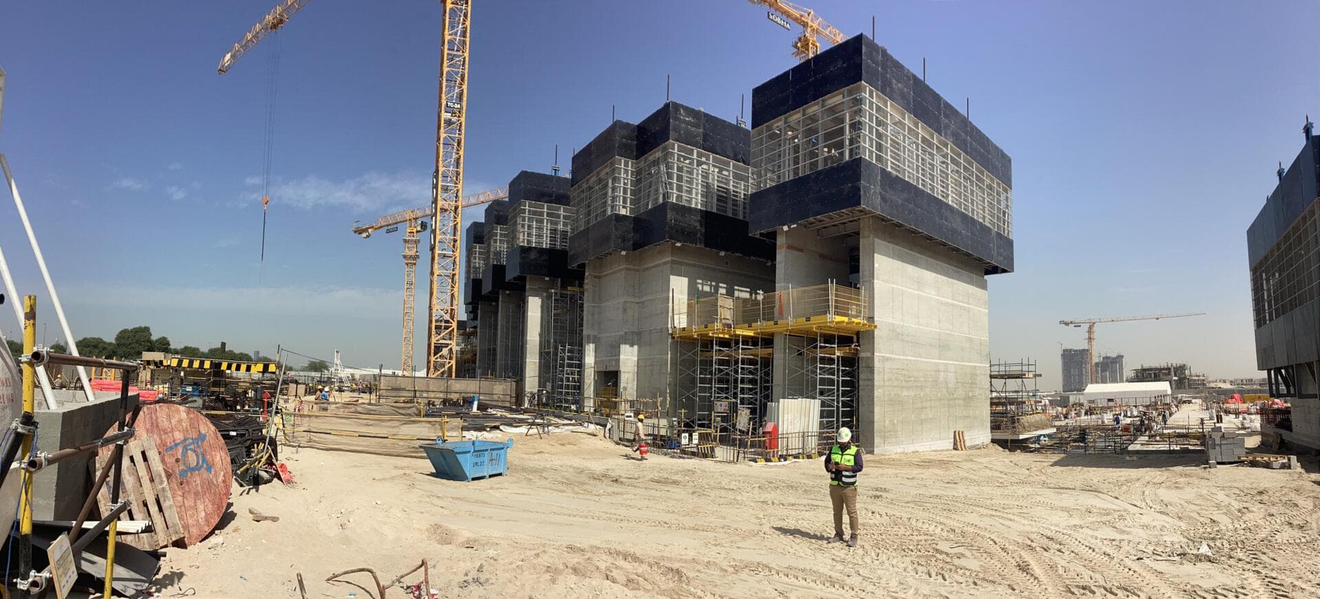 350 Riverside Crescent - Construction