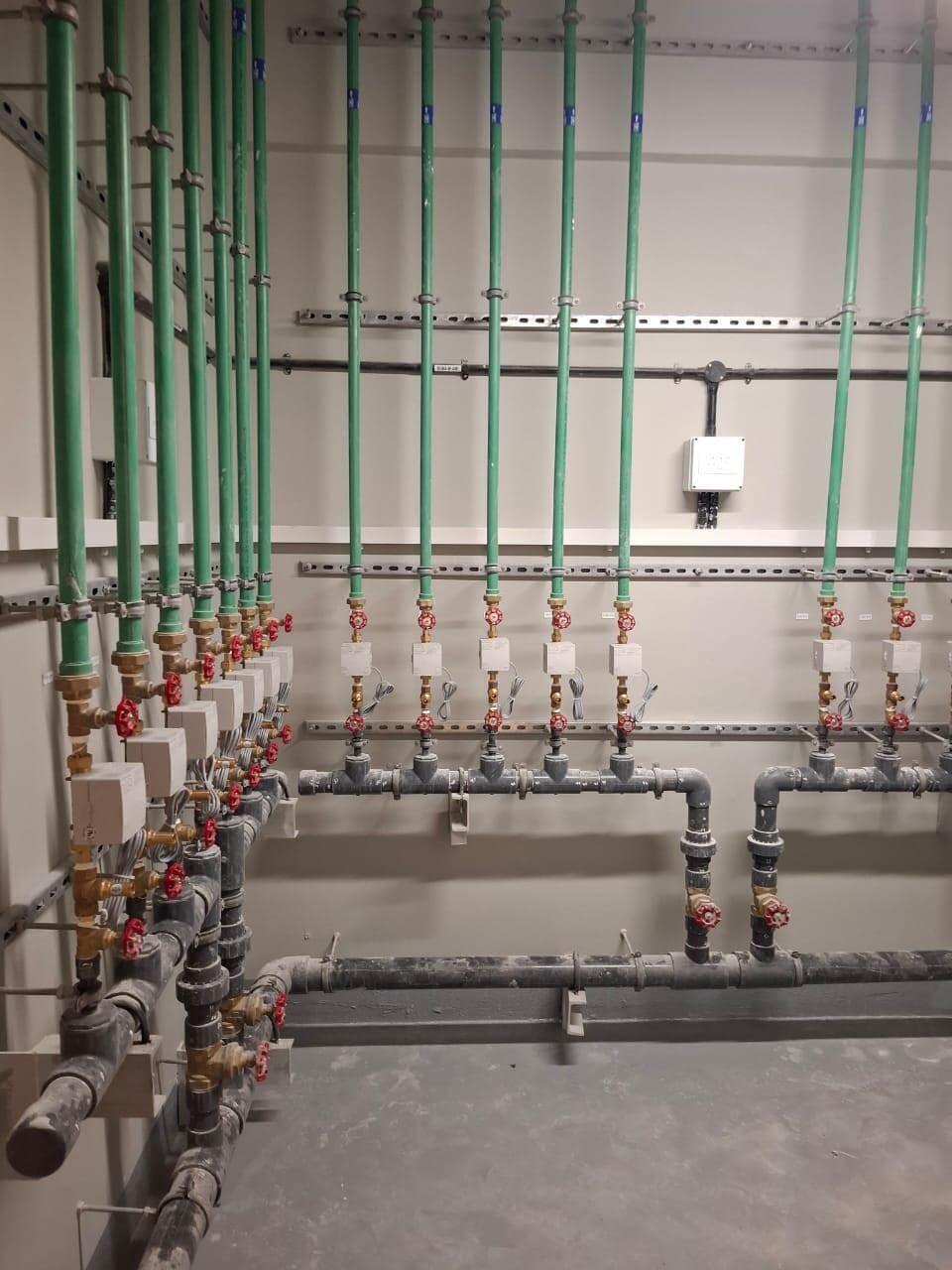Riviera 61 - Construction