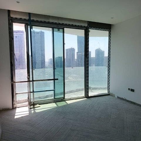 Peninsula Three - Construction