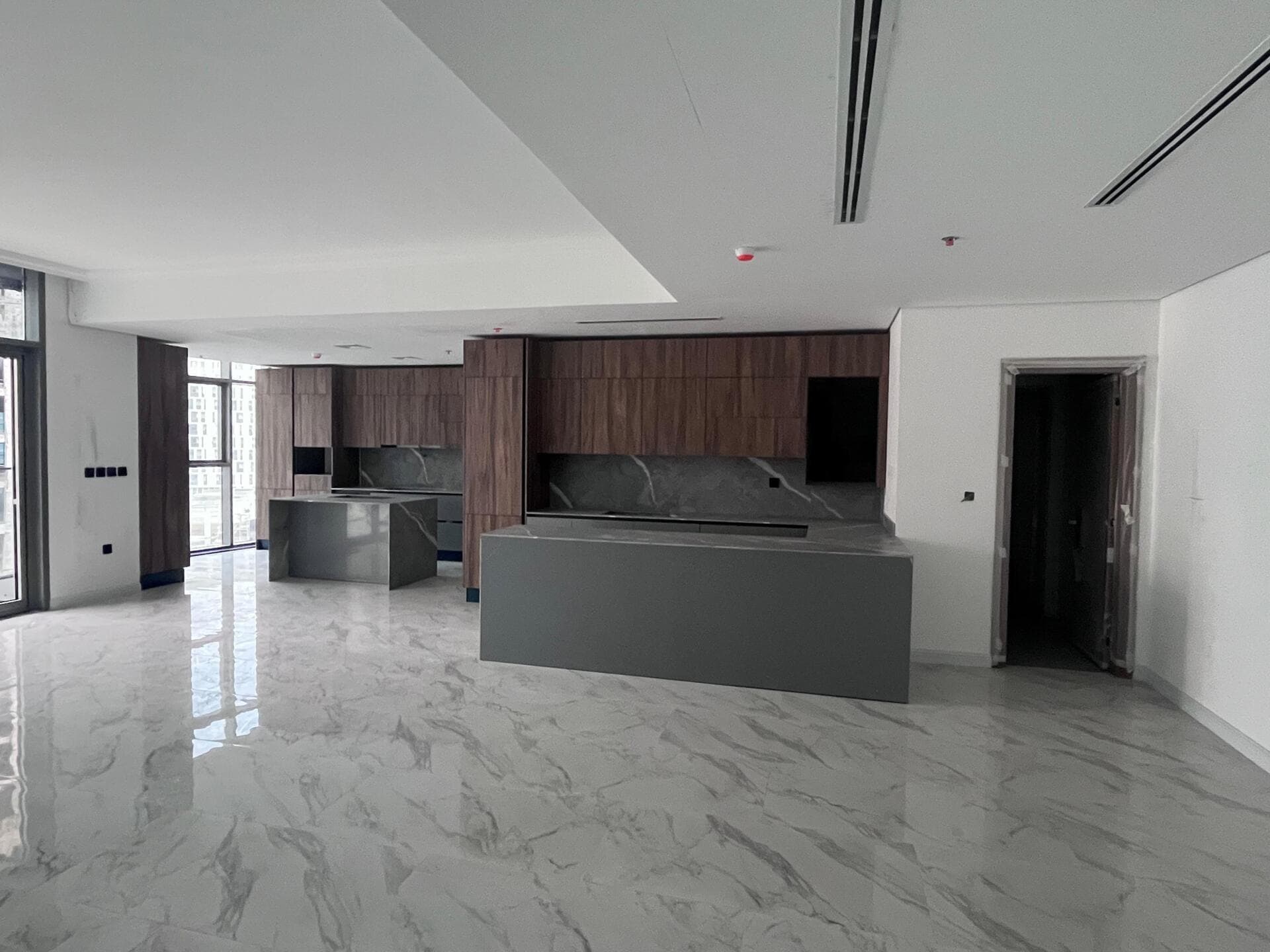 Royal Regency - Construction