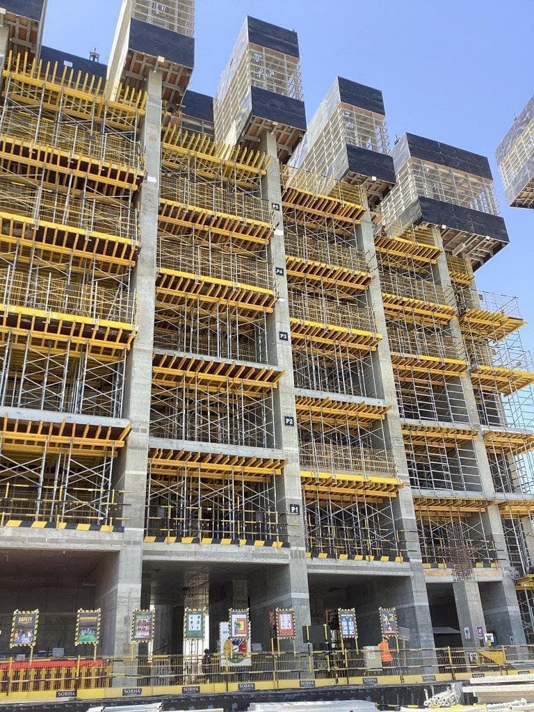 310 Riverside Crescent - Construction