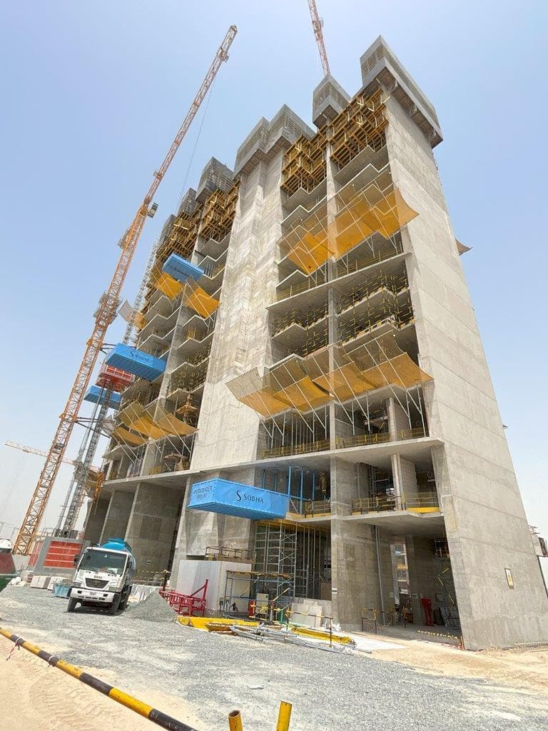 360 Riverside Crescent - Construction