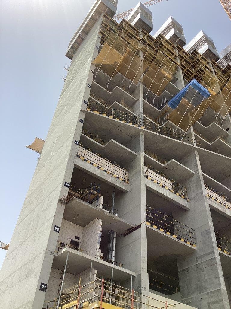 330 Riverside Crescent - Construction