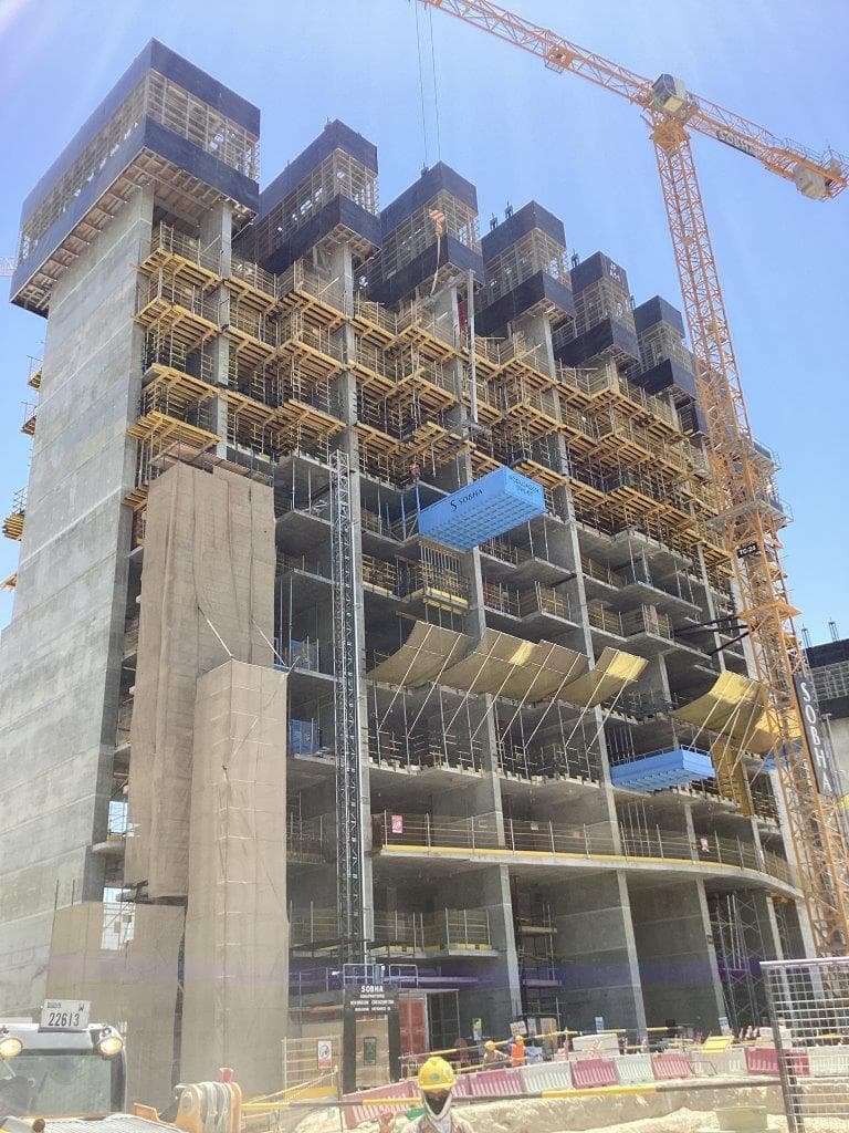350 Riverside Crescent - Construction