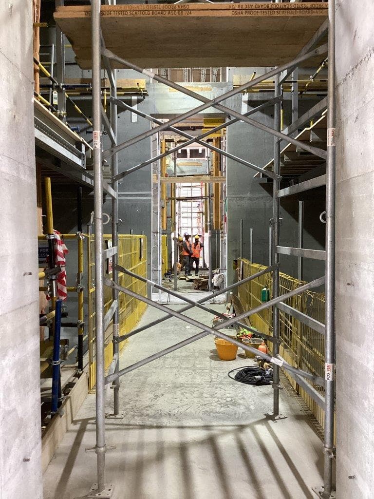 310 Riverside Crescent - Construction
