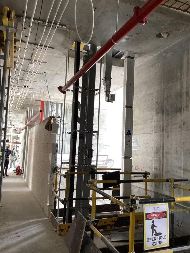 360 Riverside Crescent - Construction