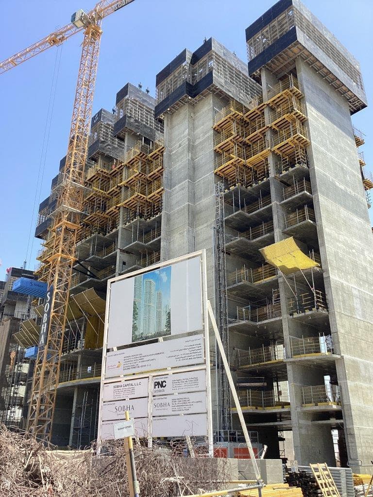 350 Riverside Crescent - Construction