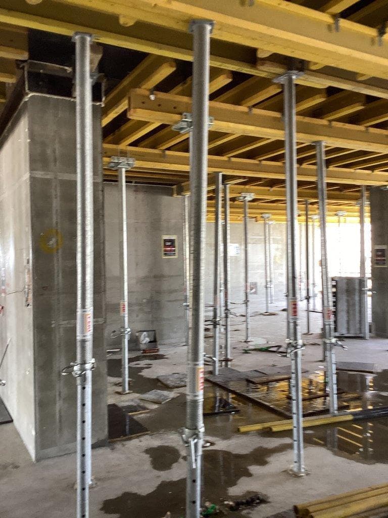 350 Riverside Crescent - Construction
