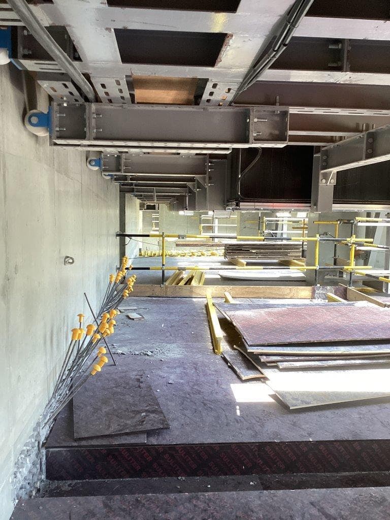 310 Riverside Crescent - Construction