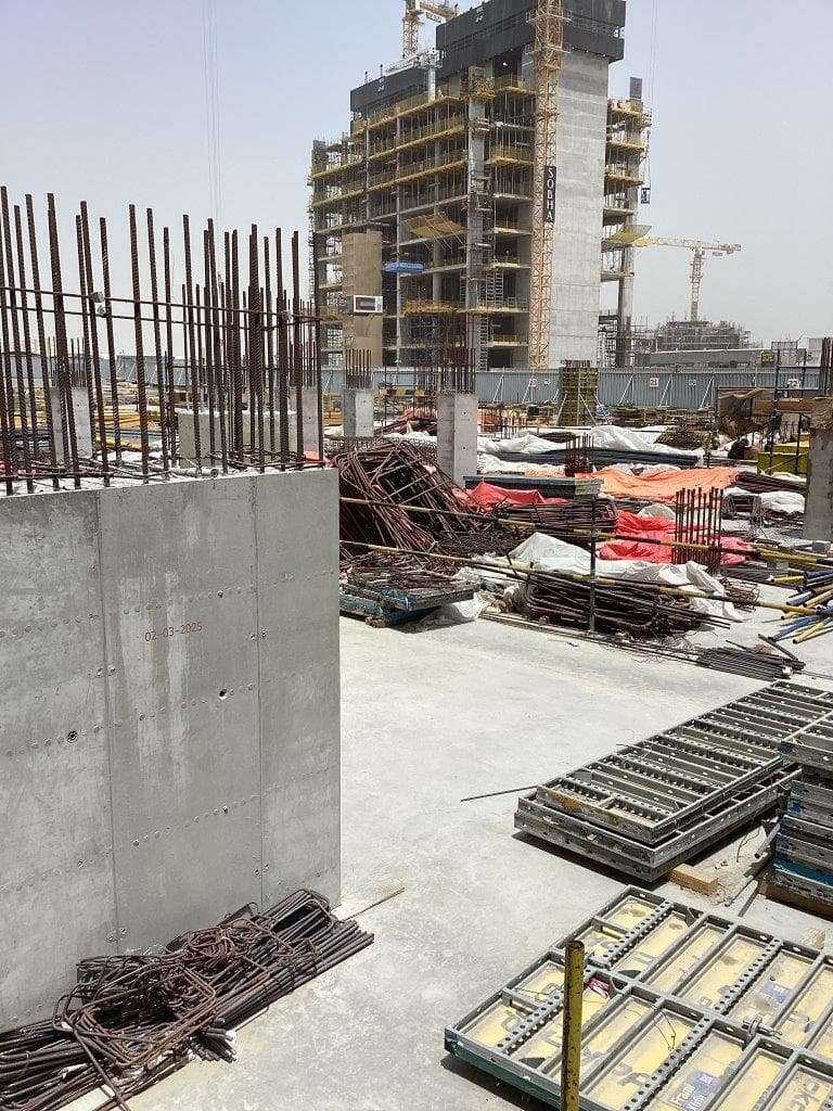 330 Riverside Crescent - Construction