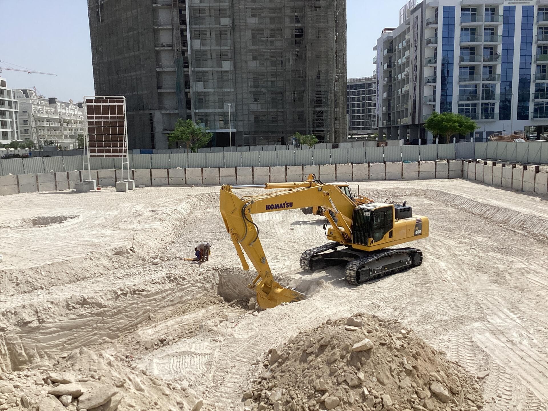 Floarea Grande - Construction