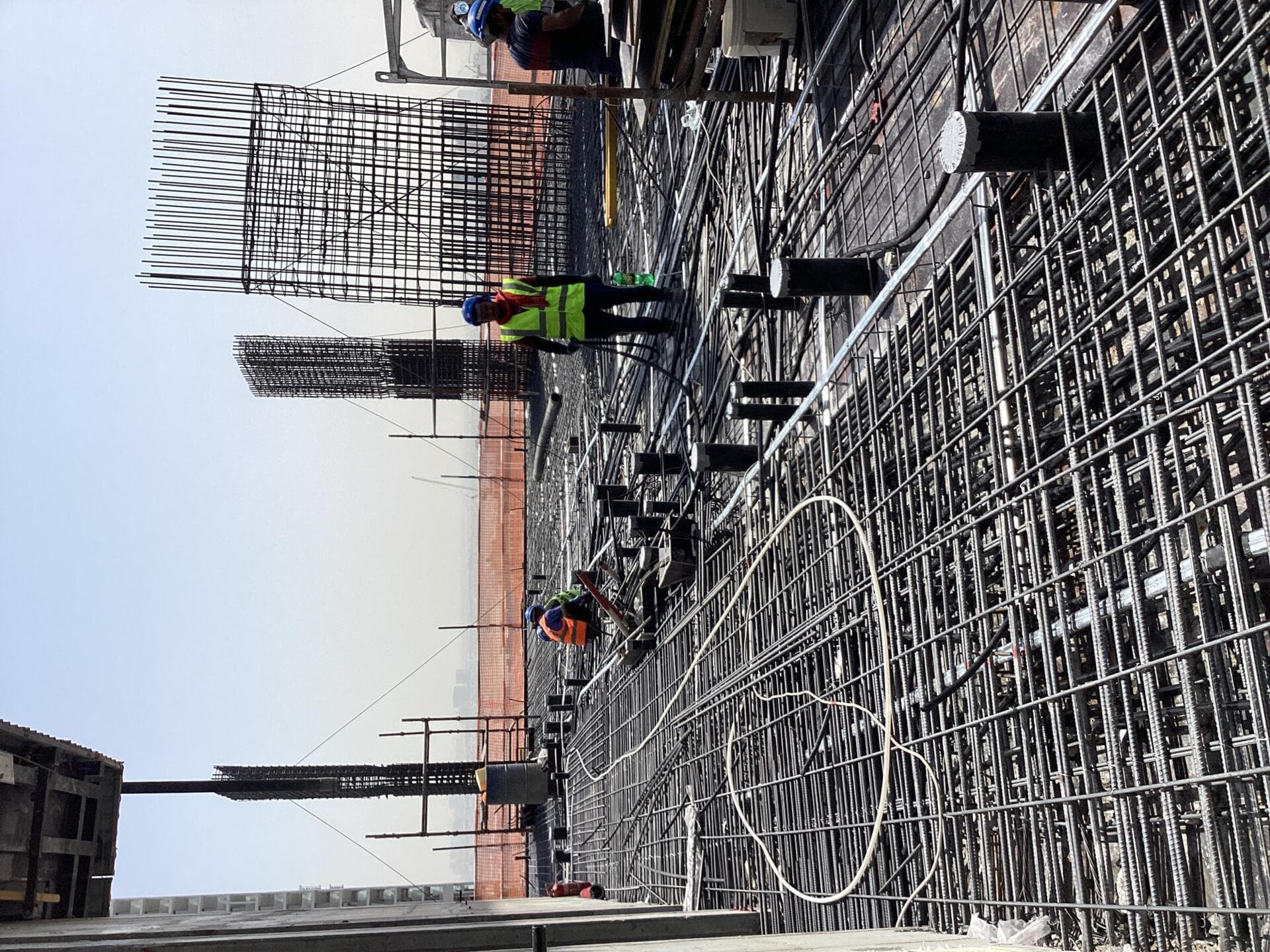 Binghatti Apex - Construction