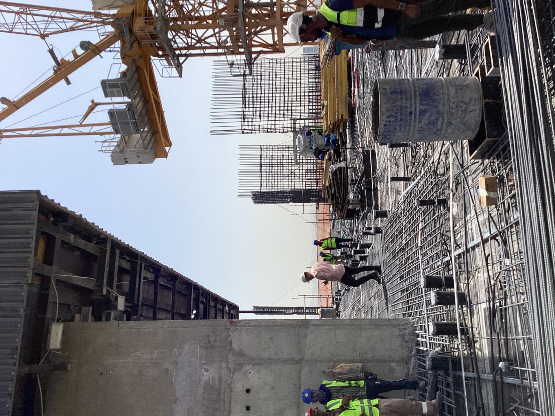 Binghatti Apex - Construction