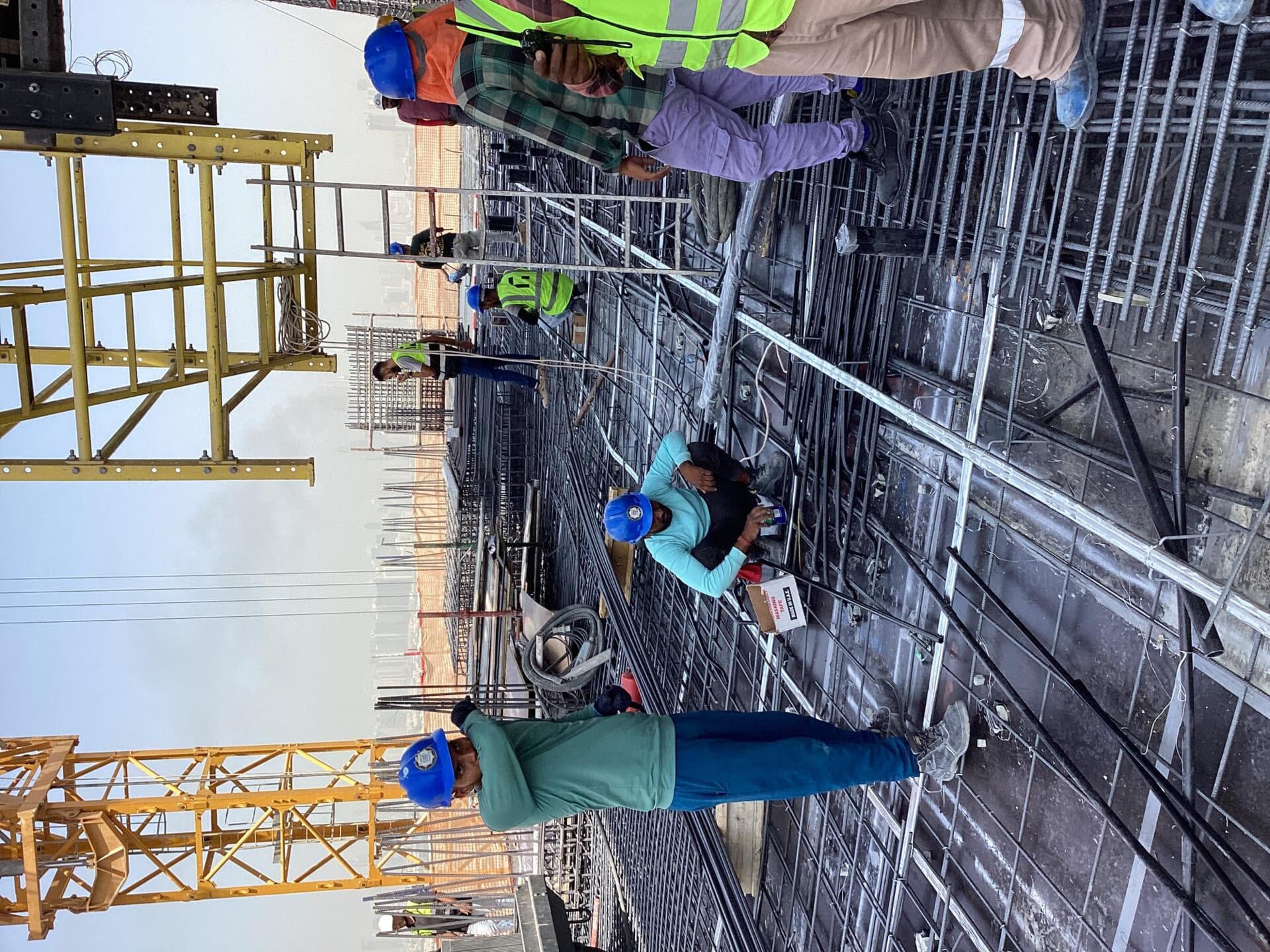 Binghatti Apex - Construction