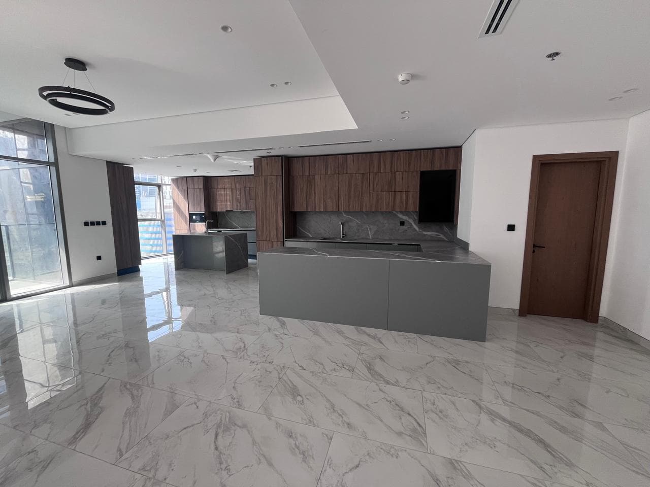 Royal Regency - Construction