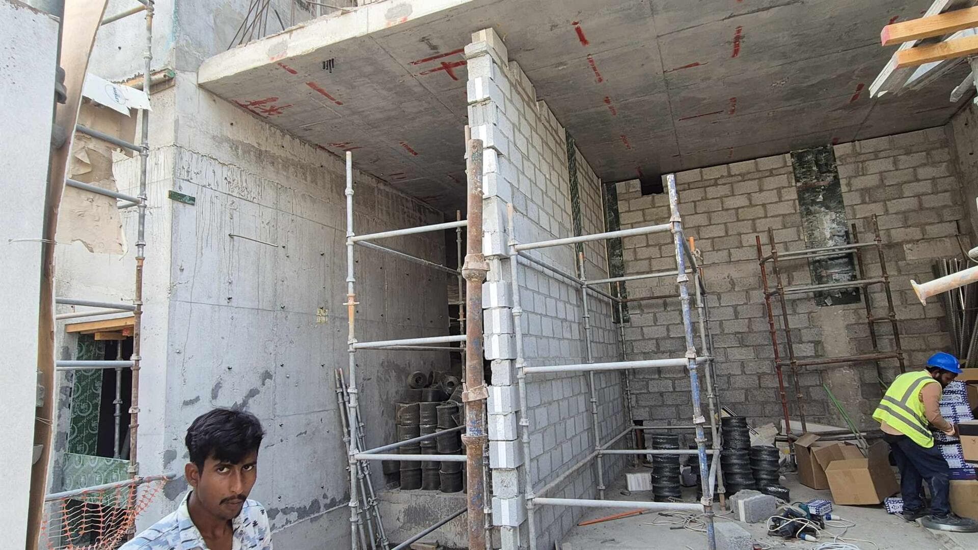 Riviera Lodge - Construction