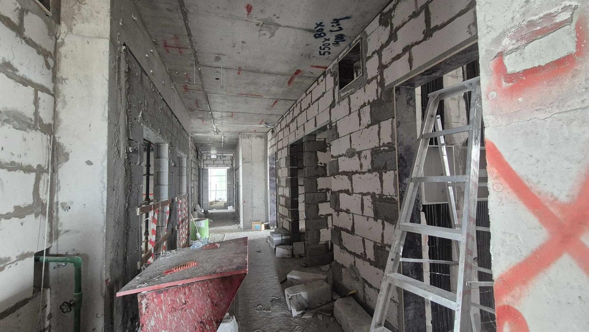 Bling Avenue 1 - Construction