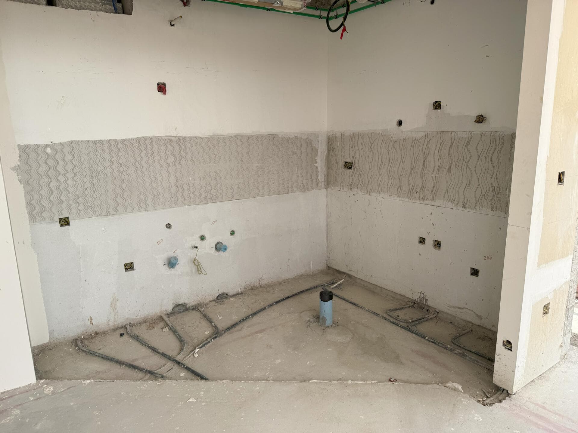 Azizi Venice (1-11) - Construction