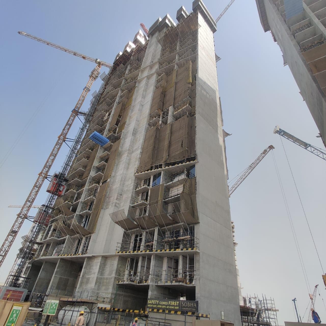 330 Riverside Crescent - Construction
