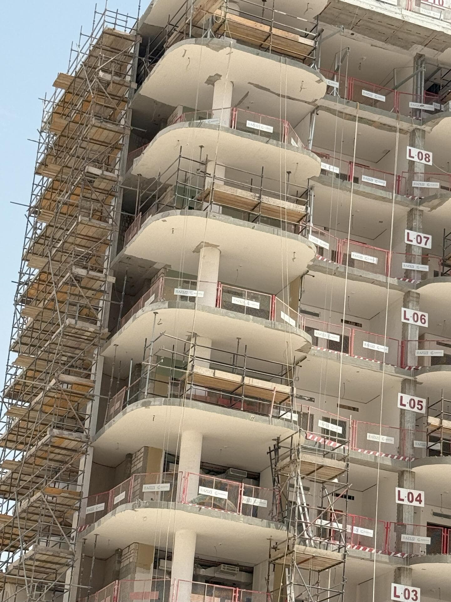 Azizi Venice (1-11) - Construction
