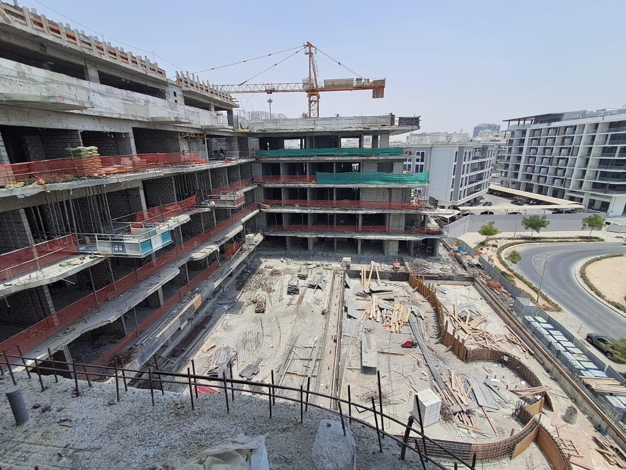Gardens 2 - Construction