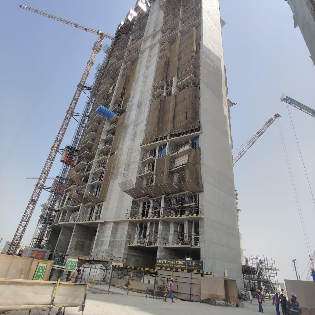 360 Riverside Crescent - Construction