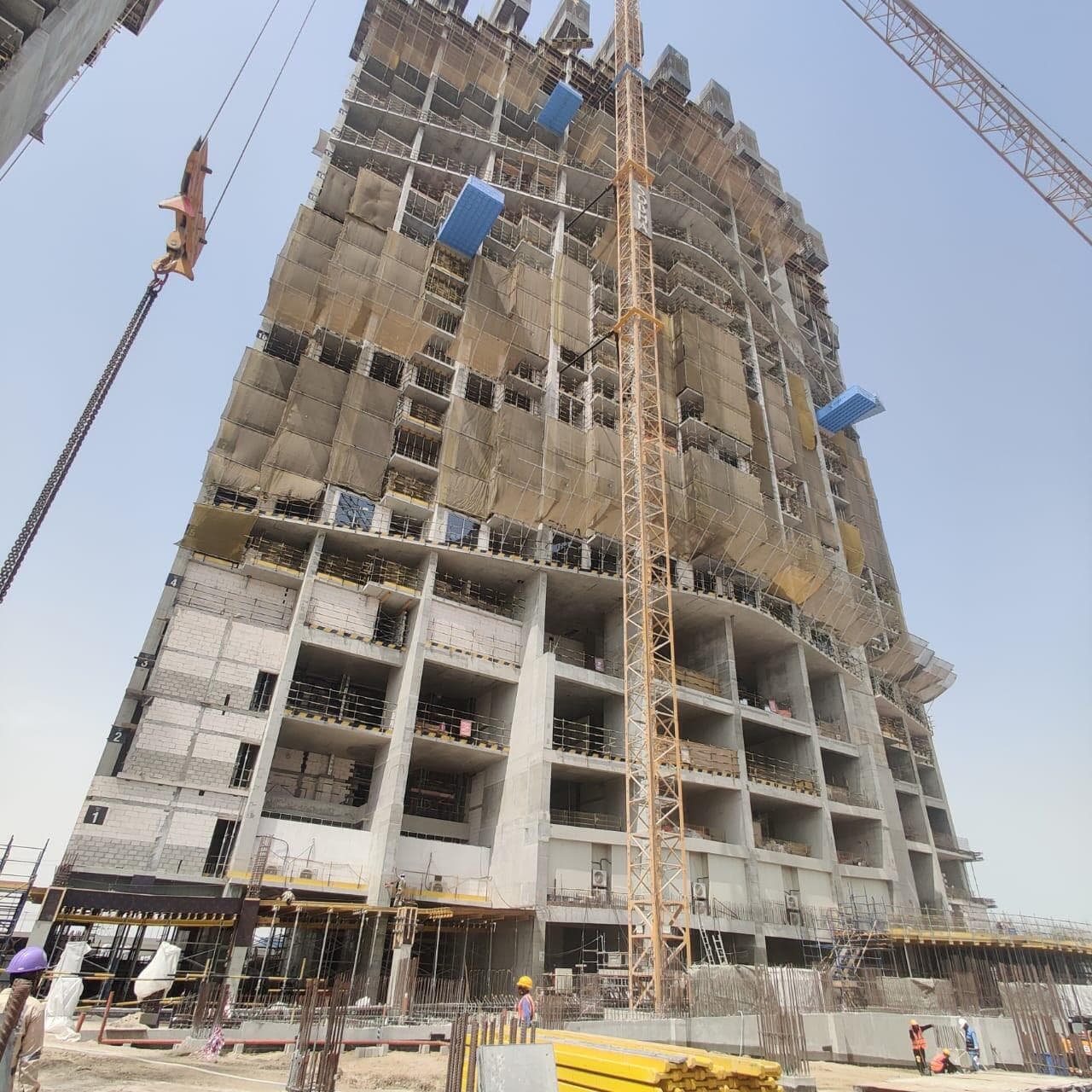 330 Riverside Crescent - Construction