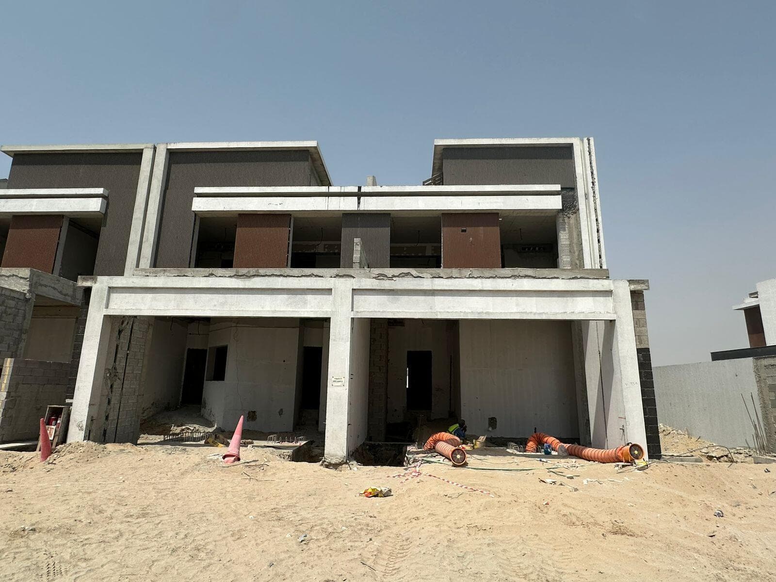 Paradise Hills - Construction