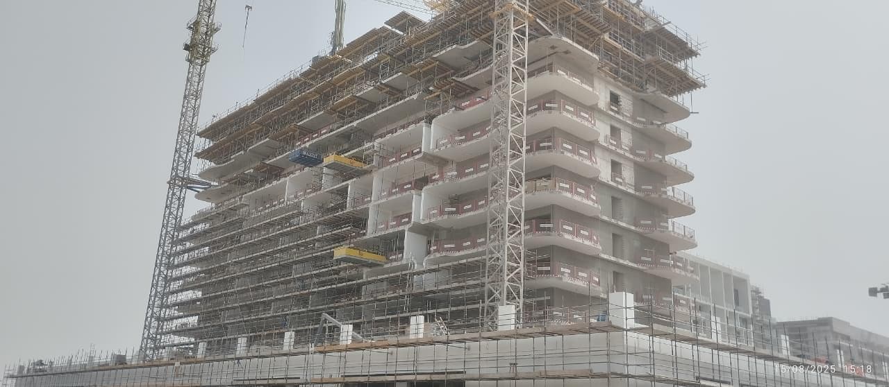 Azizi Riviera 54 - Construction
