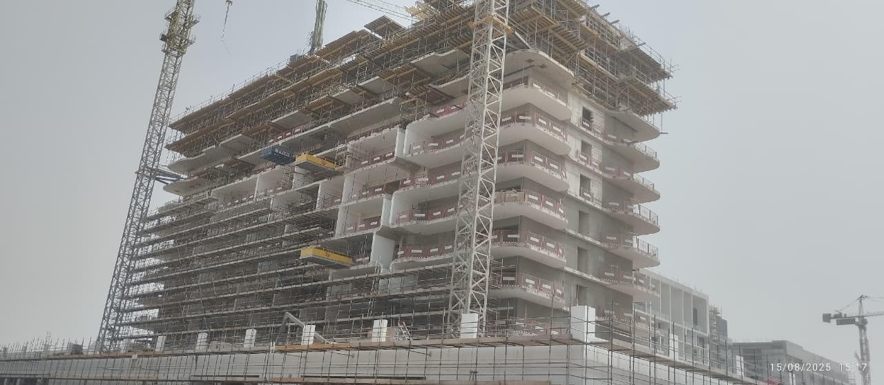 Azizi Riviera 54 - Construction