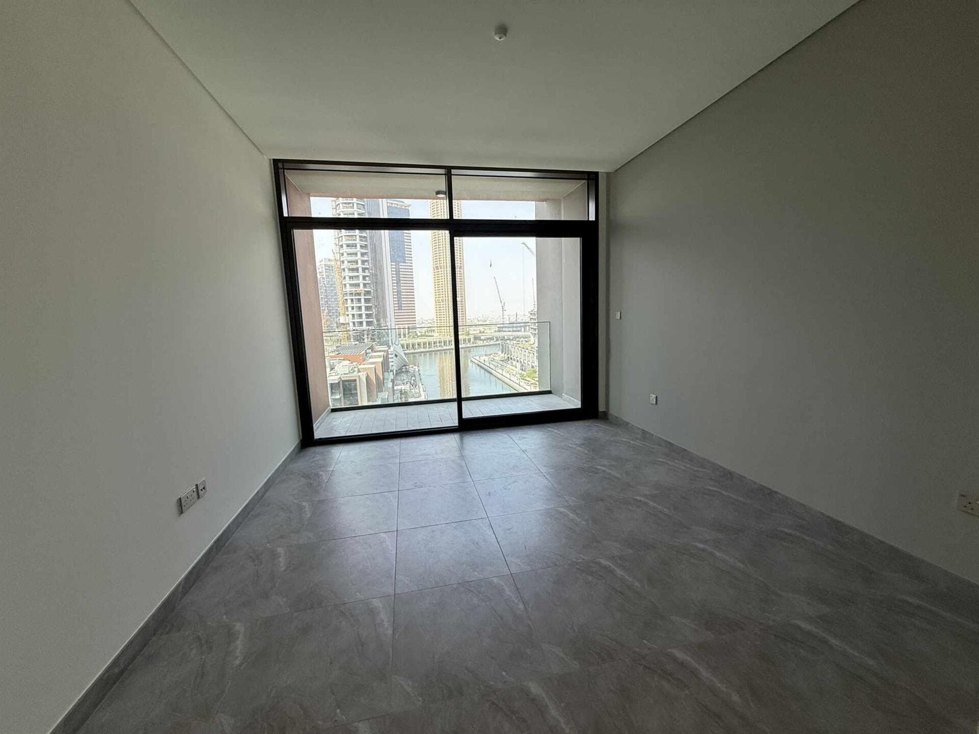 Peninsula One - Construction